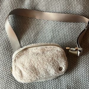 Sherpa lululemon Fanny pack